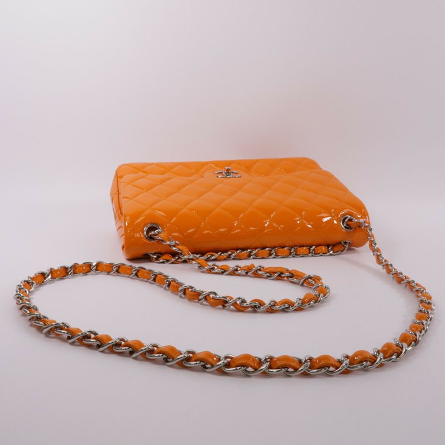 CHANEL 漆皮皮革Large Classic鏈帶肩背袋-10