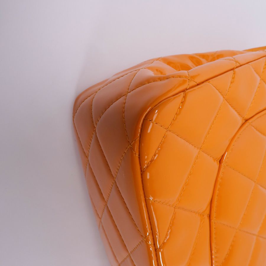 CHANEL 漆皮皮革Large Classic鏈帶肩背袋-14