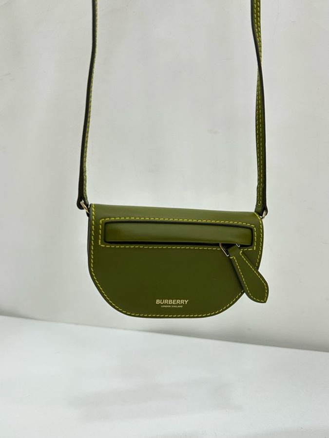 BURBERRY 綠色olympia 半月包 皮夾卡包 斜背包 尺寸：13*9-2