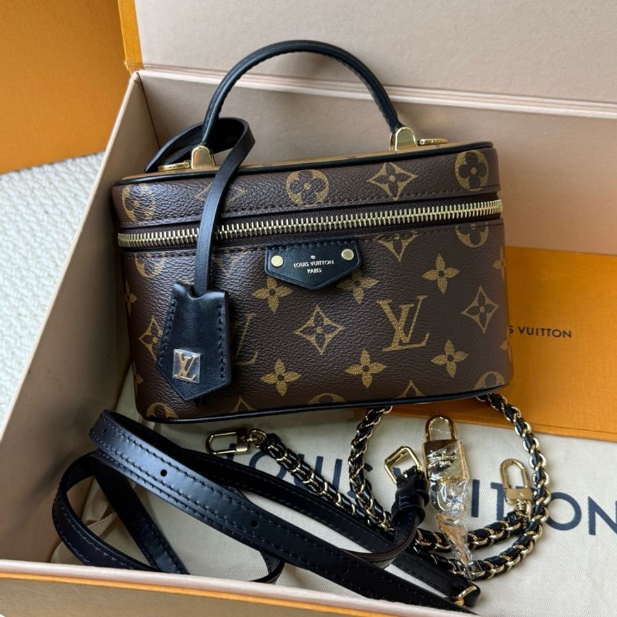 LV路易威登/LOUIS VUITTON Vanity CHAIN POUCH 通體老花滿印拉鍊開合 皮革 手提化妝包斜挎包 棕色 金扣 附件：塵袋 肩帶-0