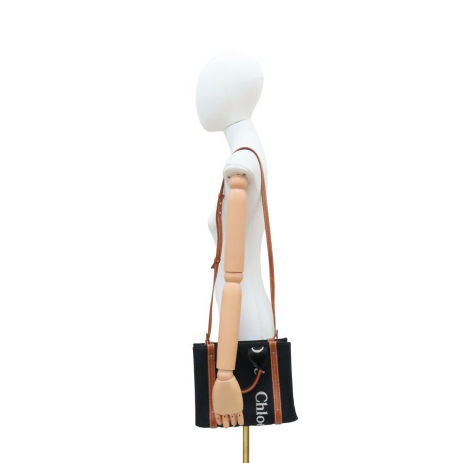 黑色帆布 棕色牛皮飾邊 Woody 肩背包【Chloe 克羅伊】  C23AS397-8