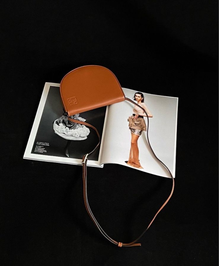 【實用小包✨低調有品味🧡】Loewe羅意威  經典Heel大號包馬蹄包 焦糖色-7