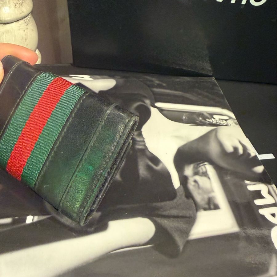 古馳Gucci 相當經典 黑色皮革 綠紅綠織帶Web Stripe皮革六連鑰匙包-6