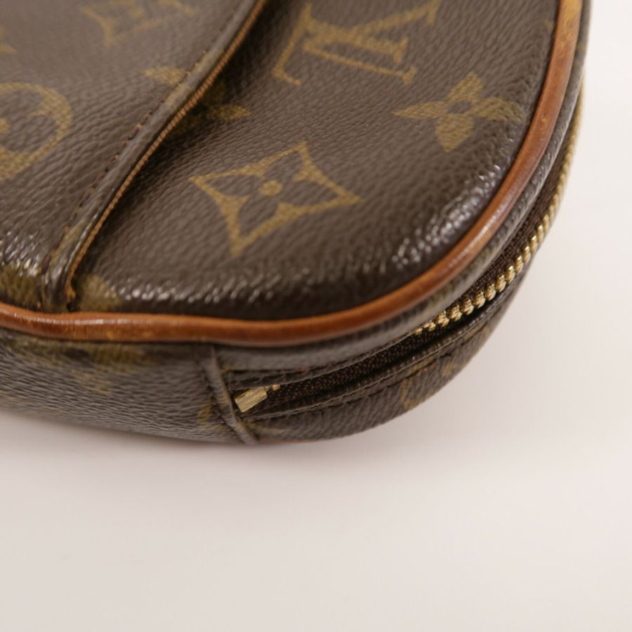 LOUIS VUITTON Monogram Pochette Gange肩背袋-9