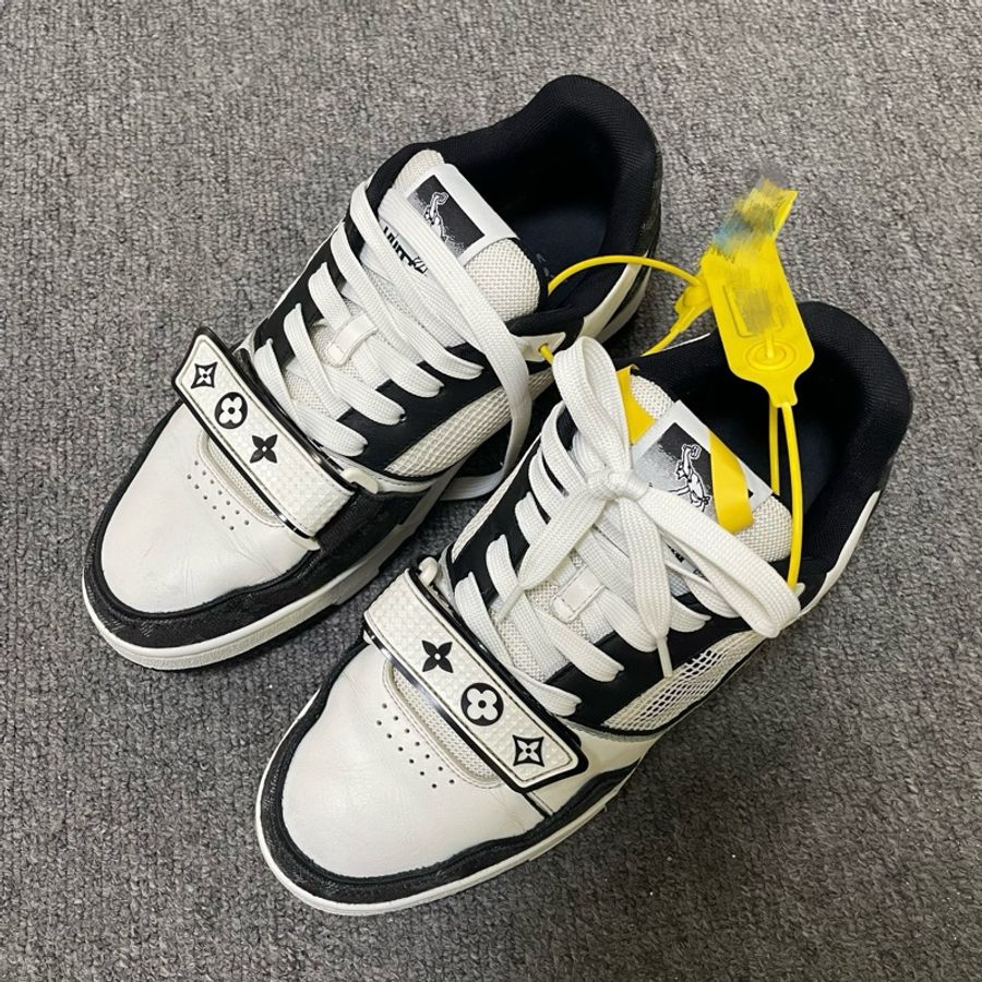 LOUIS VUITTON/路易威登 Trainer 低帮时尚板鞋 尺碼39-0