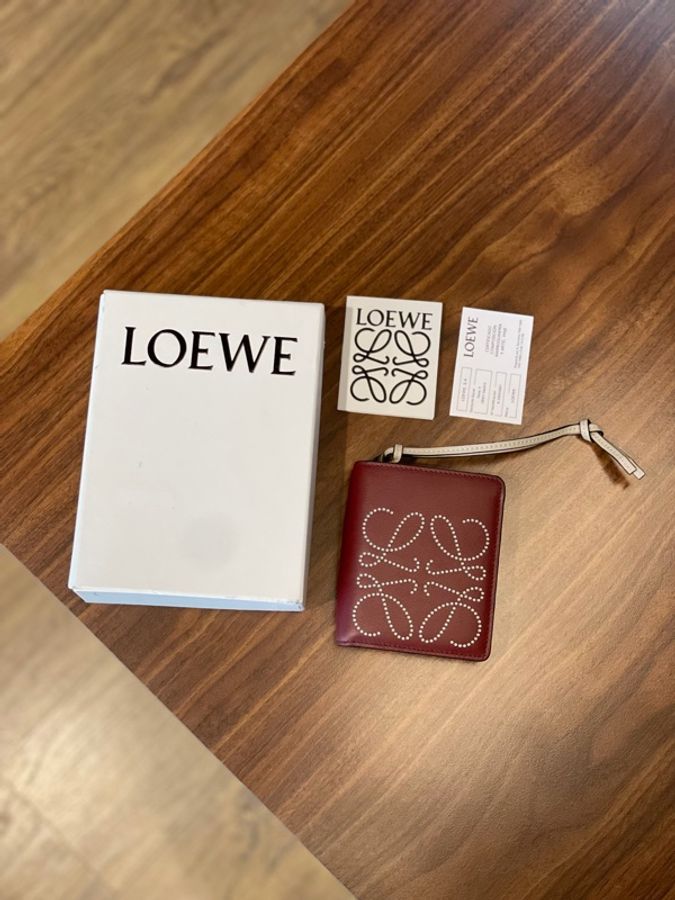 914intheair 精品代購『全新現貨』Loewe 經典logo拉鍊零錢短夾中夾-3