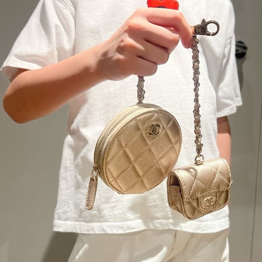 CHANEL 金色二合vic耳機零錢包 10*10*2  9新 配件塵袋-0
