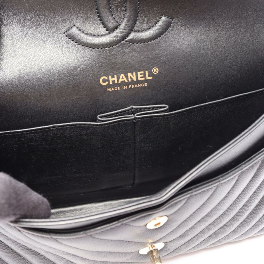 香奈兒 (CHANEL) 人字紋 V 型縫線雙蓋單肩背包 A01112 小牛皮 黑色 金色五金 二手-6