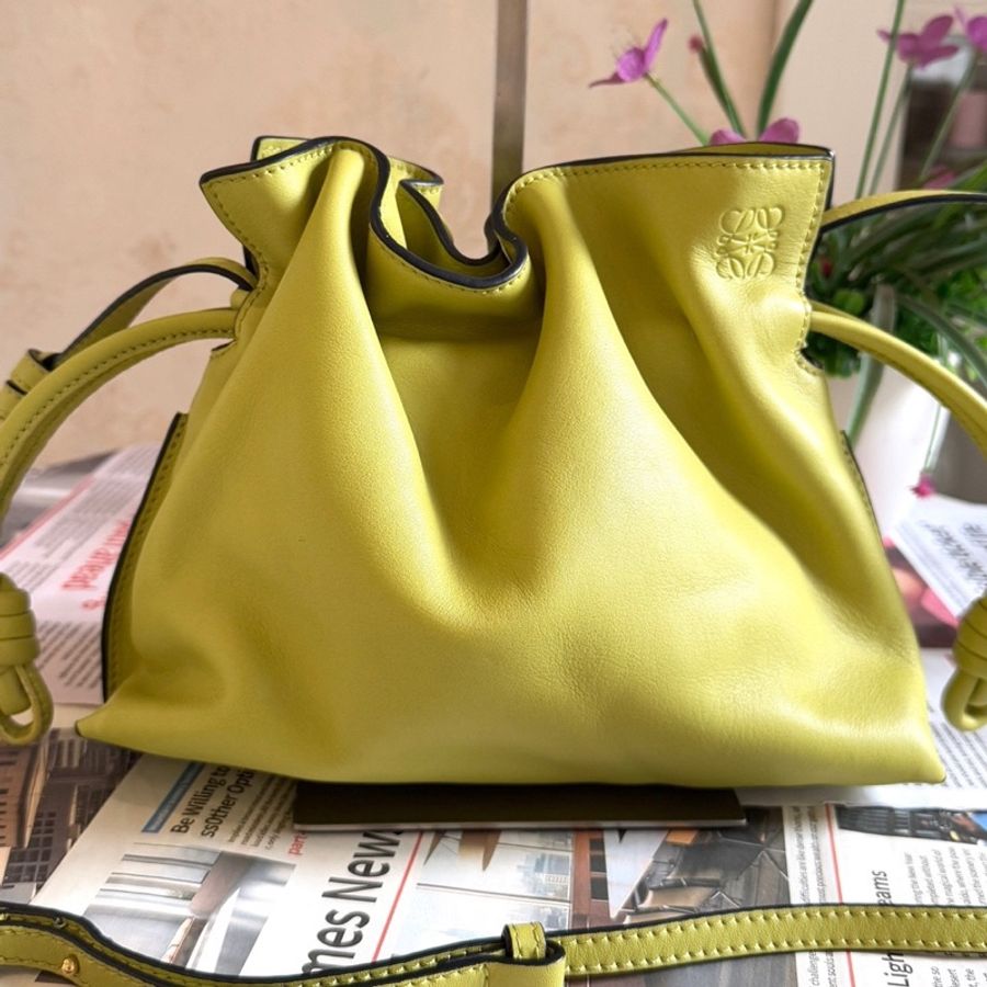 Loewe羅意威 flamenco mini福袋斜挎包 底長23-0