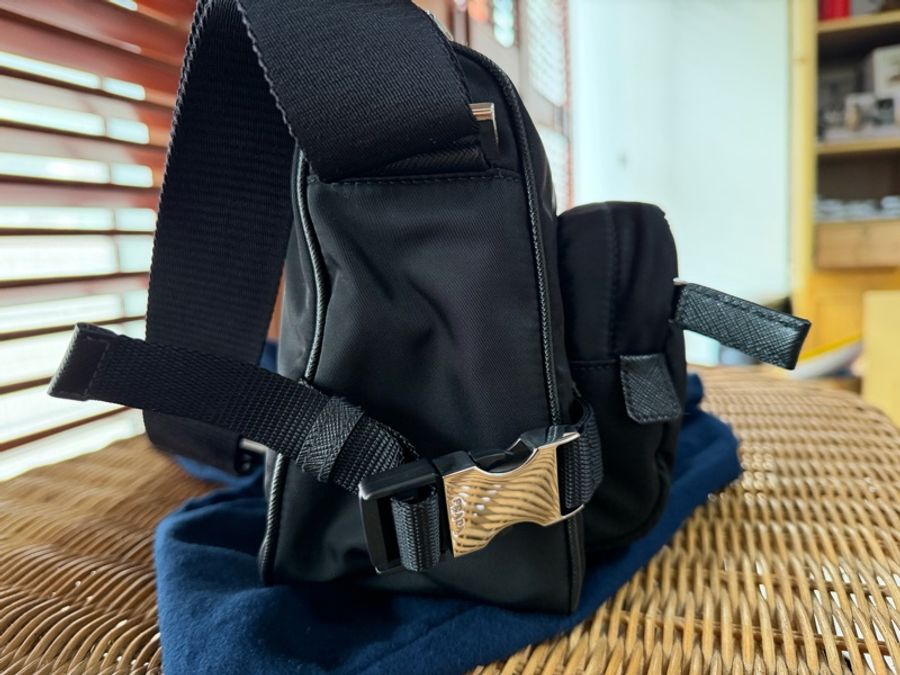 Prada Re-nylon & saffiano 肩背包-23