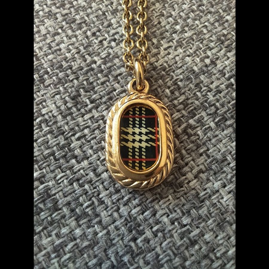 Burberry 博柏利 黃k金色合金 經典黑紅格紋 螺紋 項鍊 鎖骨鍊 金項鍊 Burberrys  vintage style-7