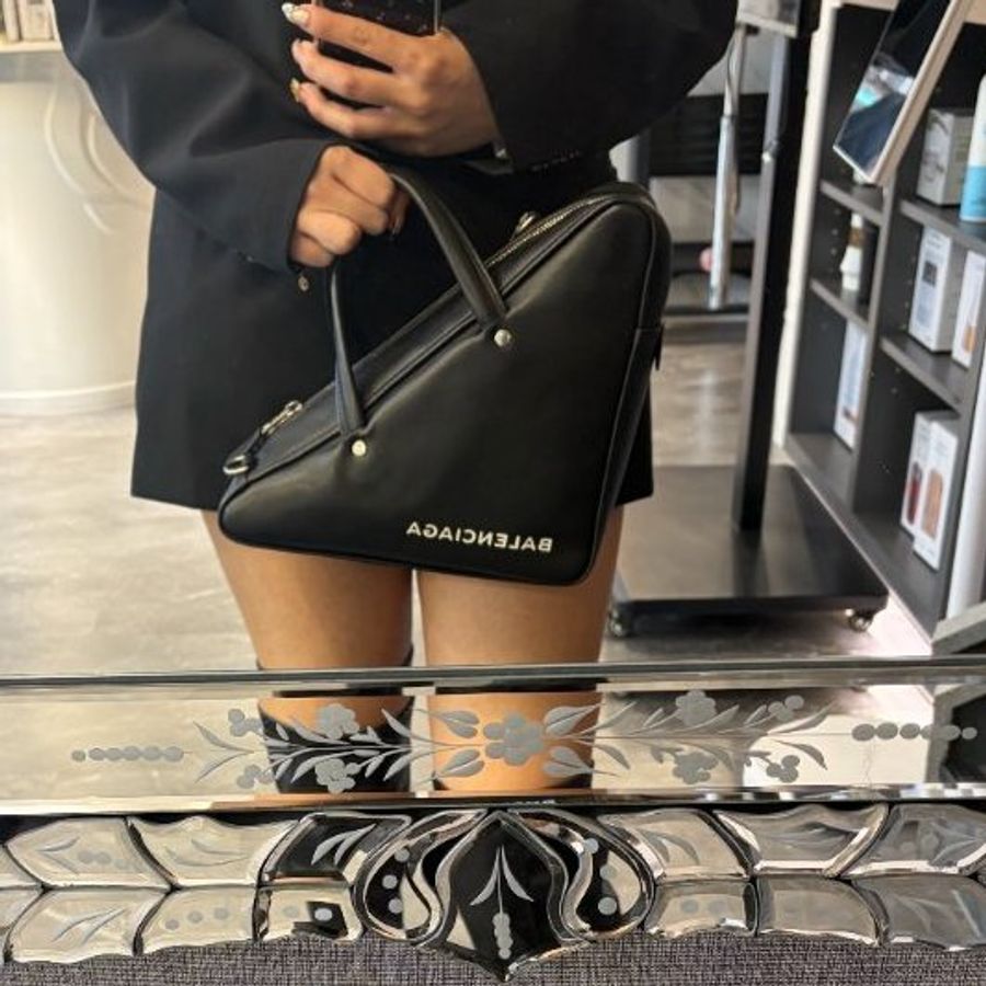 BALENCIAGA 全皮三角兩用包黑色-4