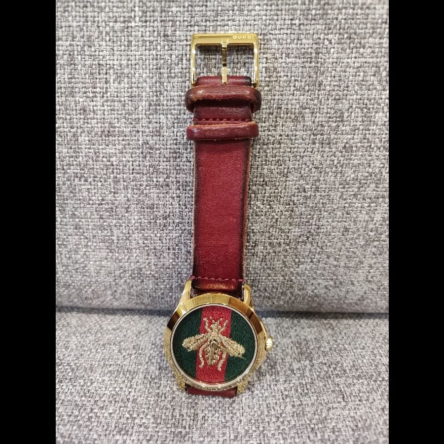 Gucci bee 刺繡金色蜜蜂 綠紅綠織帶面盤 金色錶框 酒紅皮錶帶 石英錶 手錶 金錶 約40mm  錶況良好已經無電沒在行走 便宜出清-7