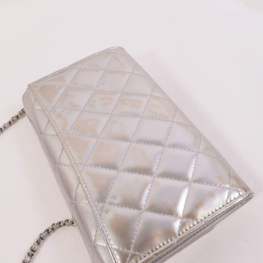 CHANEL 漆皮皮革Wallet On Chain肩背袋-17