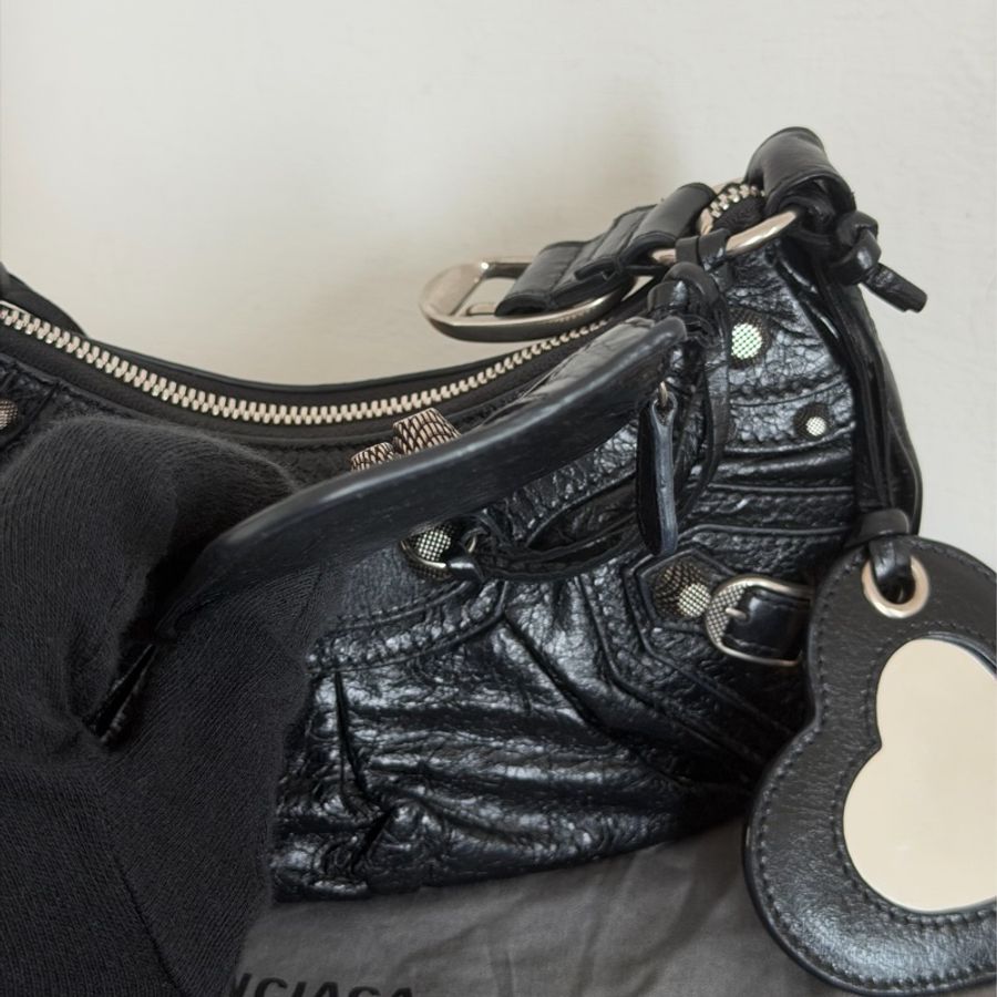 #95新 Balenciaga 巴黎世家 Le Cagole XS 月牙包機車包-17