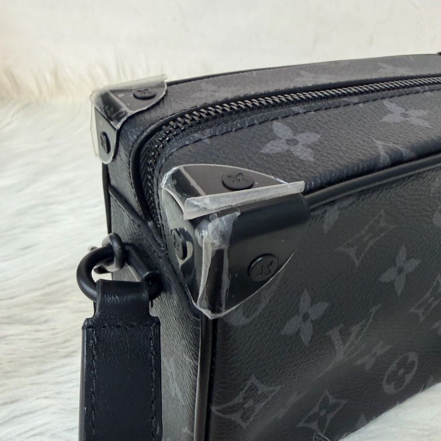 LV M44735 mini soft trunk 全黑 老花小箱包 肩背包 斜背包 側背包 男包-16
