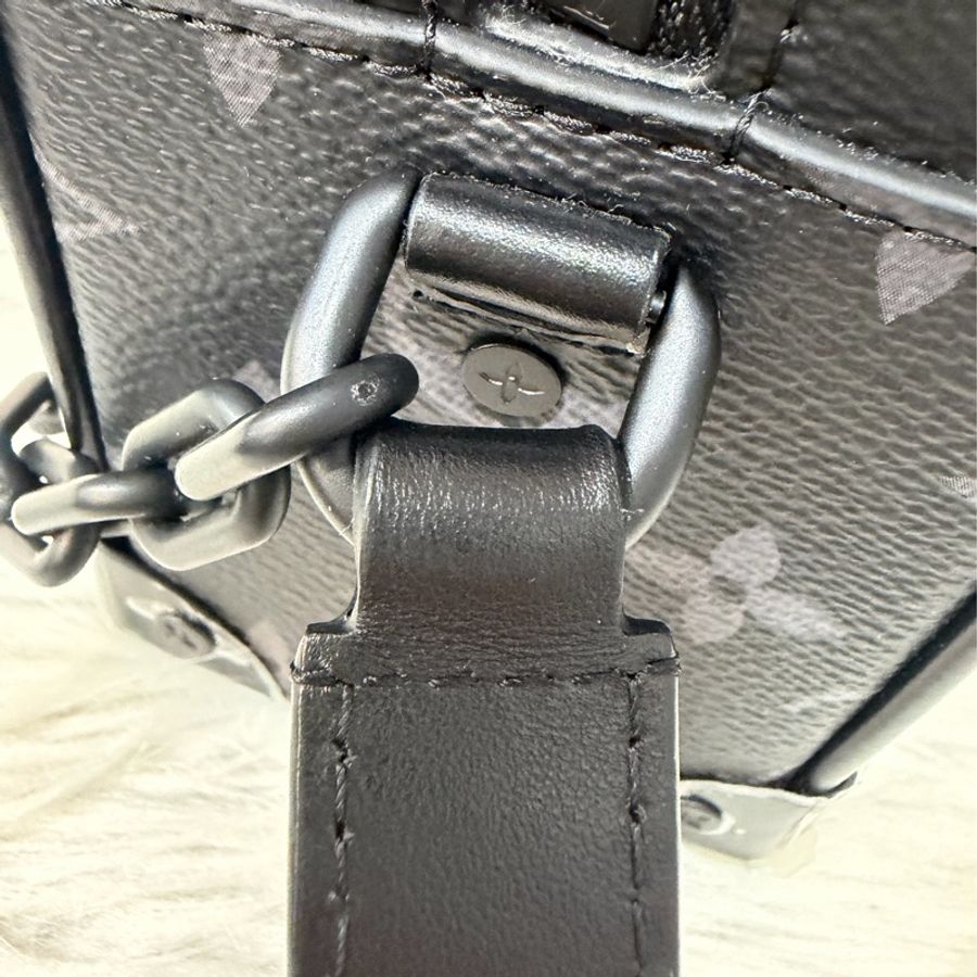 LV M44735 mini soft trunk 全黑 老花小箱包 肩背包 斜背包 側背包 男包-21