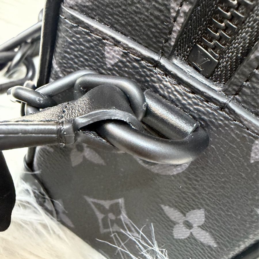 LV M44735 mini soft trunk 全黑 老花小箱包 肩背包 斜背包 側背包 男包-31