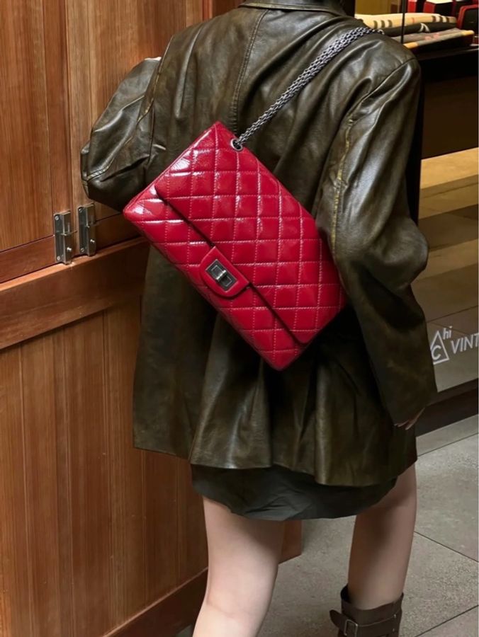 Chanel酒紅色漆皮銀扣2.55中號-6