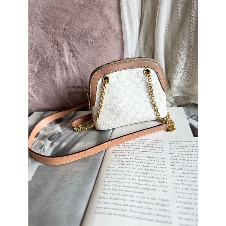思琳  CELINE 經典的 Triomphe Canvas 鏈條貝殼包 超罕有迷你款 白色老花-0
