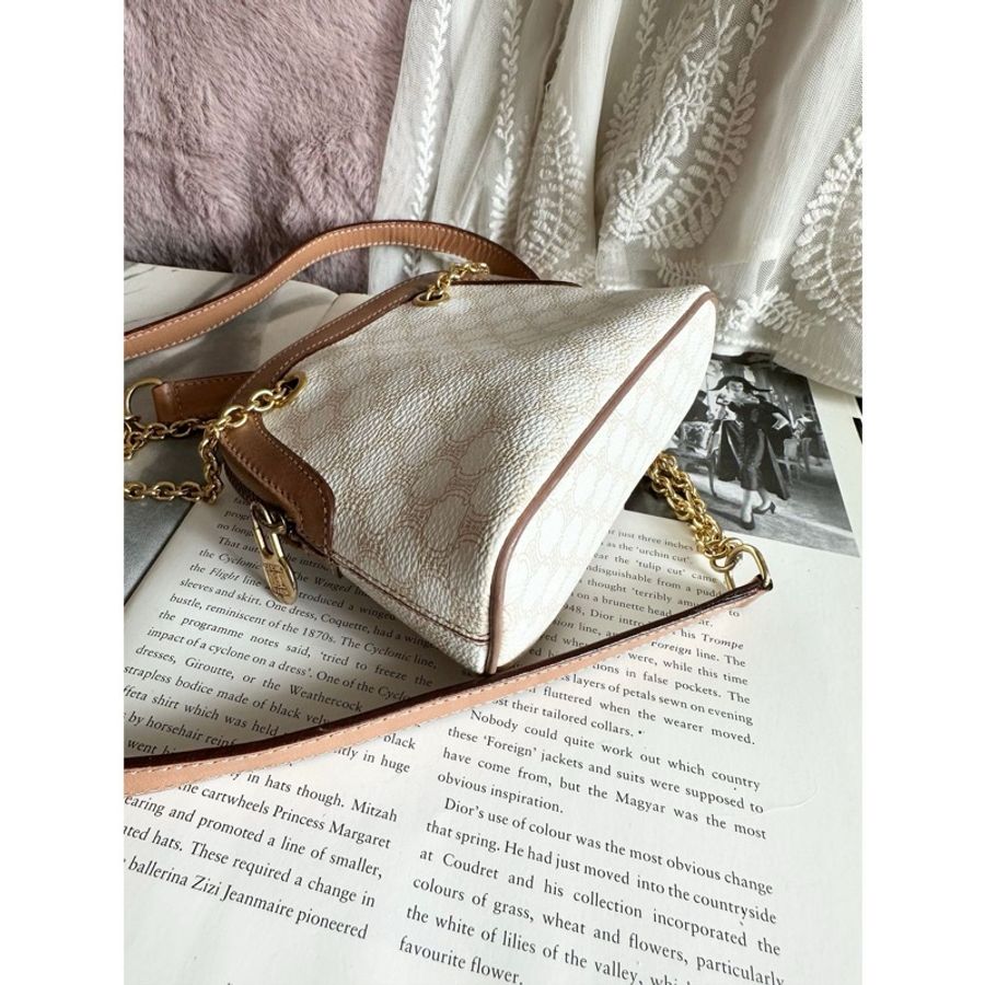 思琳  CELINE 經典的 Triomphe Canvas 鏈條貝殼包 超罕有迷你款 白色老花-18