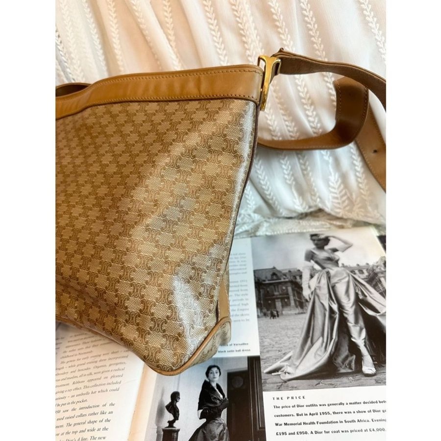 思琳CELINE 經典老花Macadam 經典凱旋門皮標斜背包 凱旋門米花圖騰-6