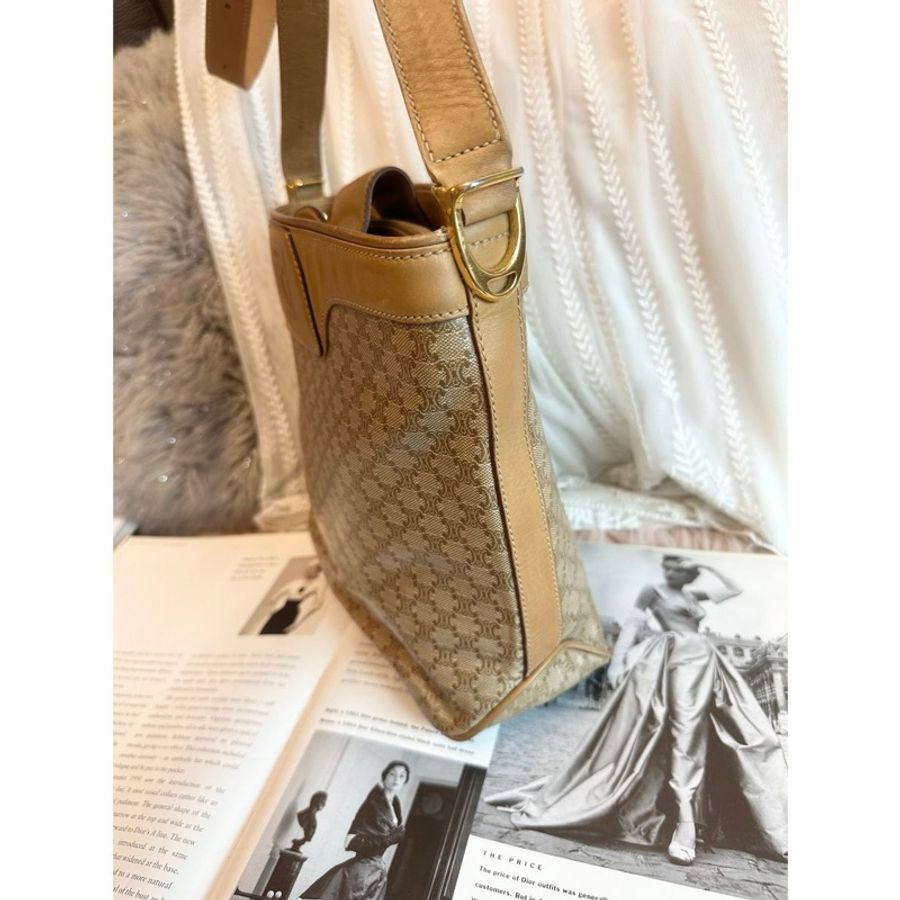 思琳CELINE 經典老花Macadam 經典凱旋門皮標斜背包 凱旋門米花圖騰-9