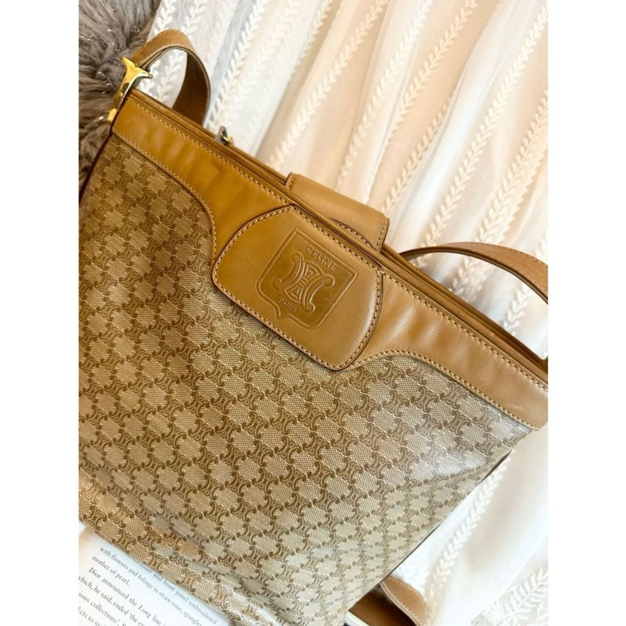 思琳CELINE 經典老花Macadam 經典凱旋門皮標斜背包 凱旋門米花圖騰-12