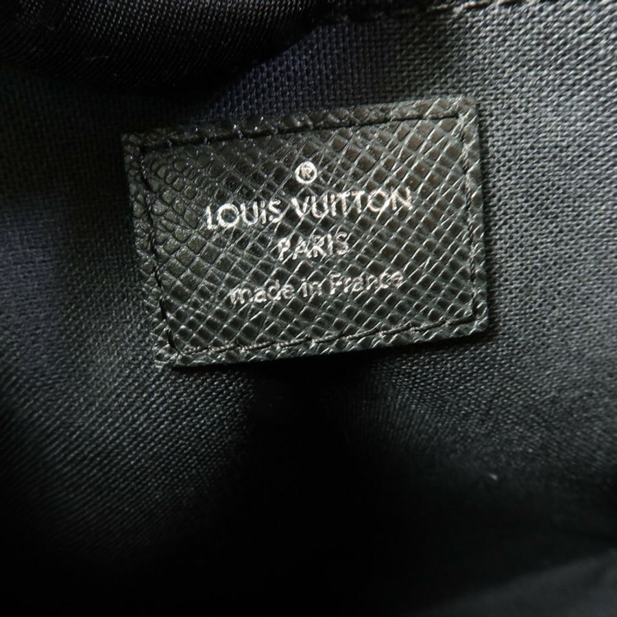 LOUIS VUITTON Taiga Taiga Luka肩背袋-5