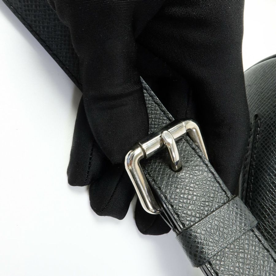 LOUIS VUITTON Taiga Taiga Luka肩背袋-6