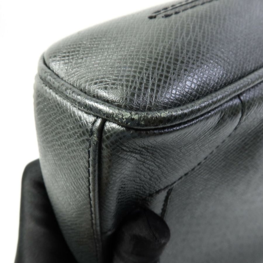 LOUIS VUITTON Taiga Taiga Luka肩背袋-21