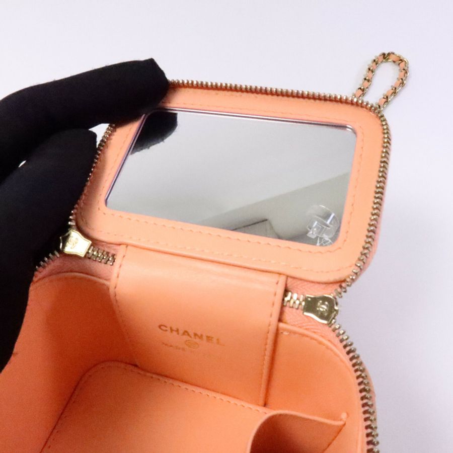 CHANEL 牛皮皮革Vanity肩背袋-13