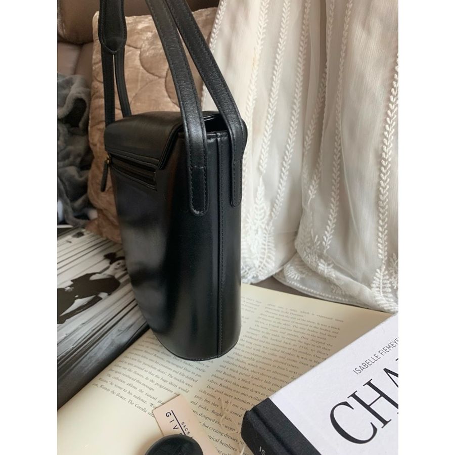 紀梵希 Givenchy古董黑金硬殼包 金幣扣 黑色皮革 絕版 日本中古-11