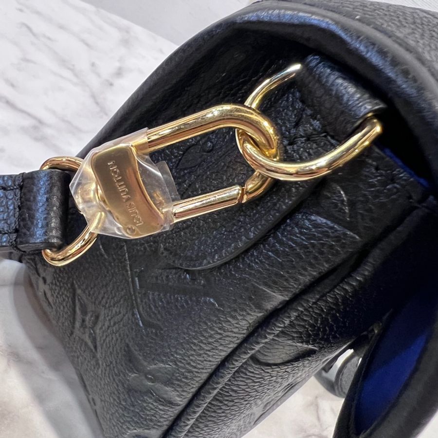 LV 黑牛皮壓紋金釦Diane肩斜背包M46386-13