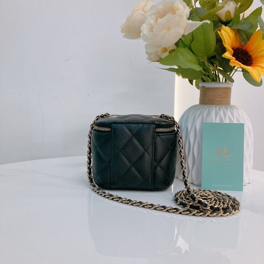 MS0737 Chanel 香奈兒 鏈條 化妝盒子 迷你 顆粒牛皮 魚子醬牛皮 黑色 金扣  Vanity Case Mini 10cm With Chain Grianed Calfskin Black x GHW-1