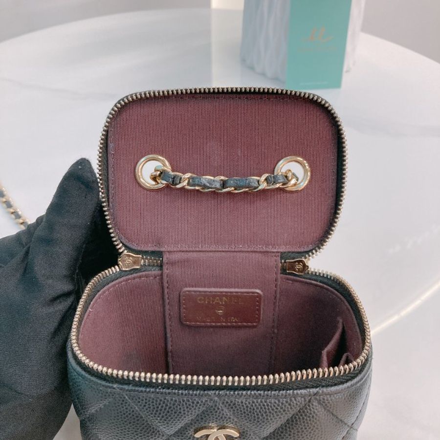 MS0737 Chanel 香奈兒 鏈條 化妝盒子 迷你 顆粒牛皮 魚子醬牛皮 黑色 金扣  Vanity Case Mini 10cm With Chain Grianed Calfskin Black x GHW-12