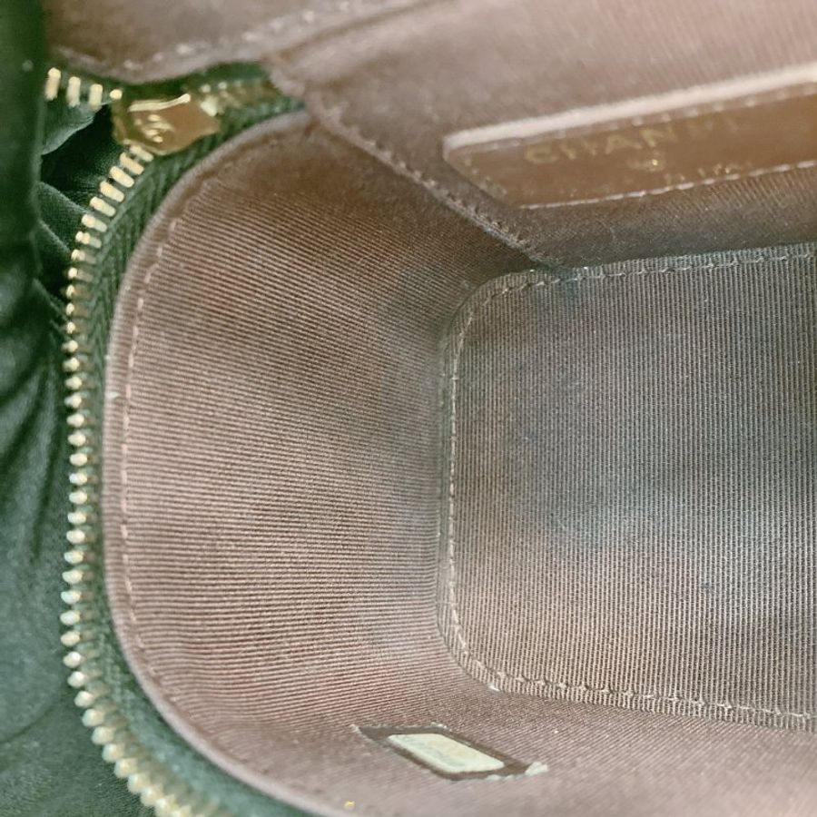 MS0737 Chanel 香奈兒 鏈條 化妝盒子 迷你 顆粒牛皮 魚子醬牛皮 黑色 金扣  Vanity Case Mini 10cm With Chain Grianed Calfskin Black x GHW-15