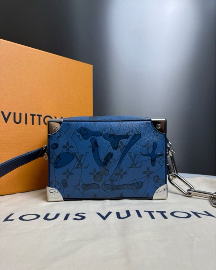 99新LOUIS VUITTON 路易威登，芯片款，深藍色SOFT TRUNK 老花滿印可調節肩帶 皮革 盒子包手提單肩斜挎包-2