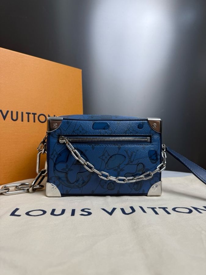 99新LOUIS VUITTON 路易威登，芯片款，深藍色SOFT TRUNK 老花滿印可調節肩帶 皮革 盒子包手提單肩斜挎包-3