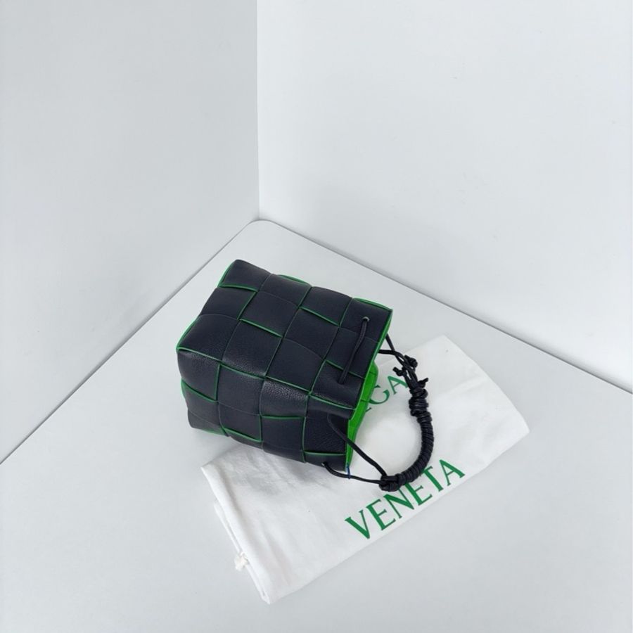 ✨BV｜Cassette黑色全皮編織水桶包顆粒牛皮限量款｜閒置新-5