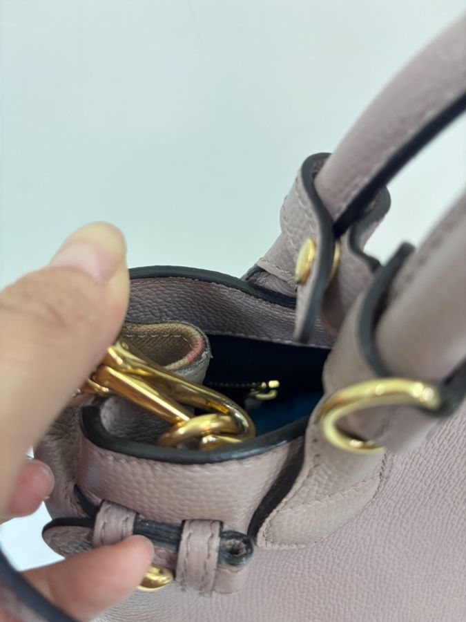 Burberry Banner mini 手提斜背包-33