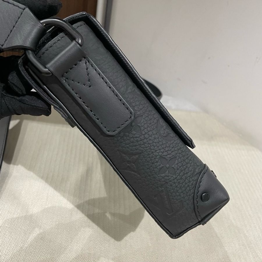 Louis Vuitton 路易威登 Trunk 黑色全皮郵差包，壓紋牛皮磁吸翻蓋 芯片款-2