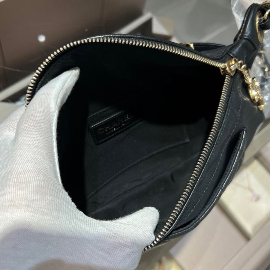 Chanel香奈儿黑银牛皮腰包胸包-6