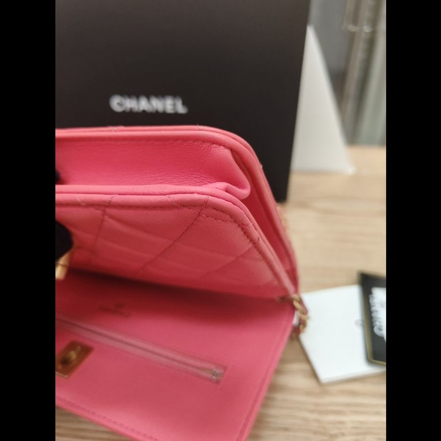 Chanel pink 金球woc-7