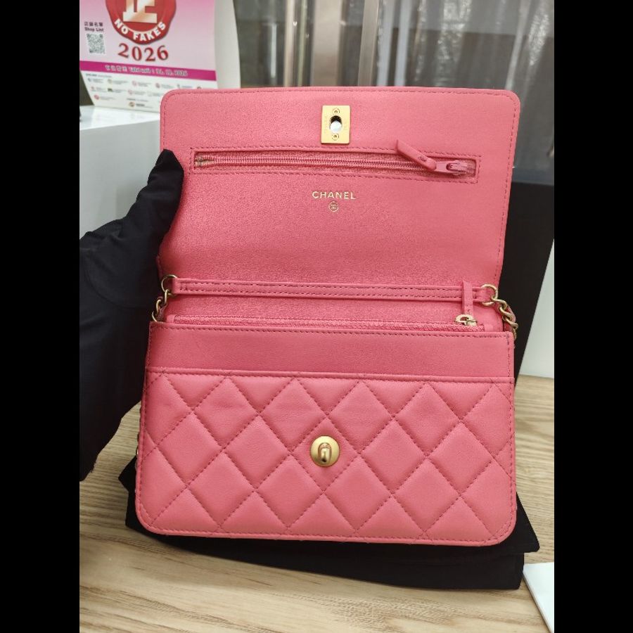 Chanel pink 金球woc-10