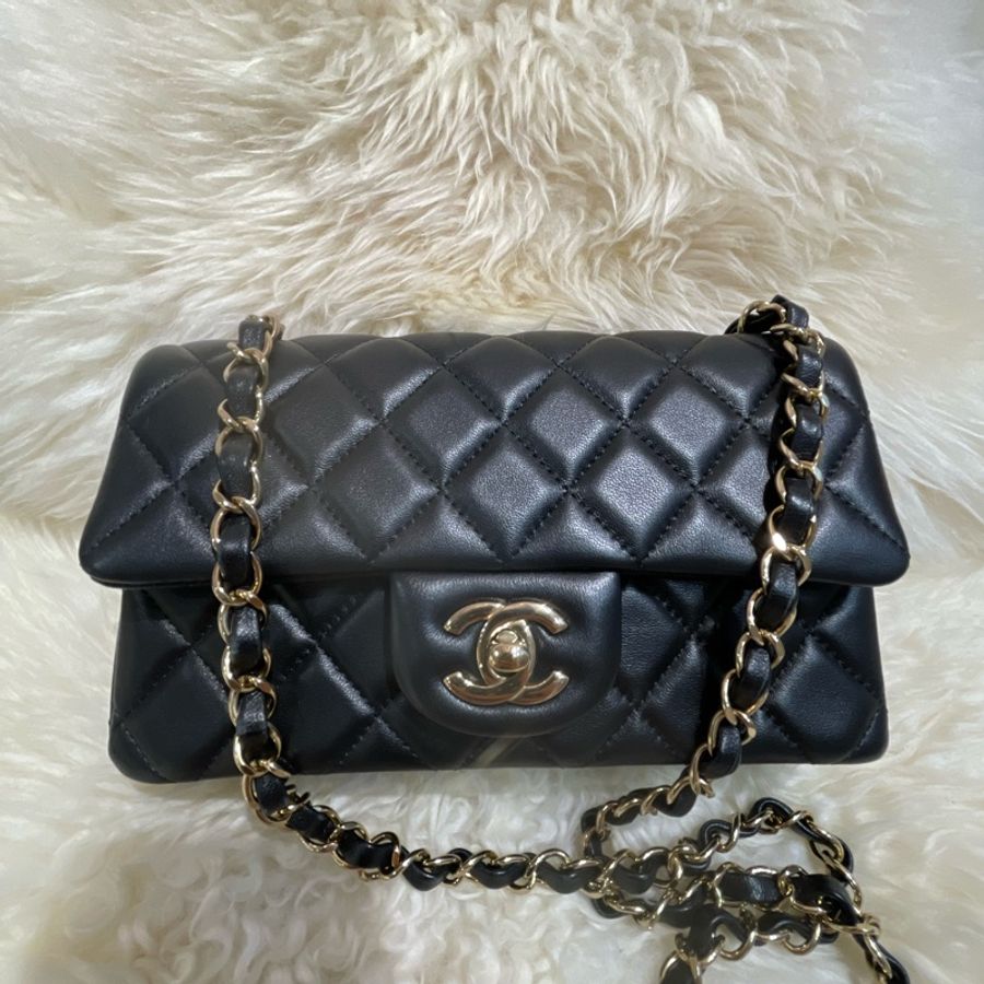 Chanel Classic 20cm 晶片黑色羊皮-0