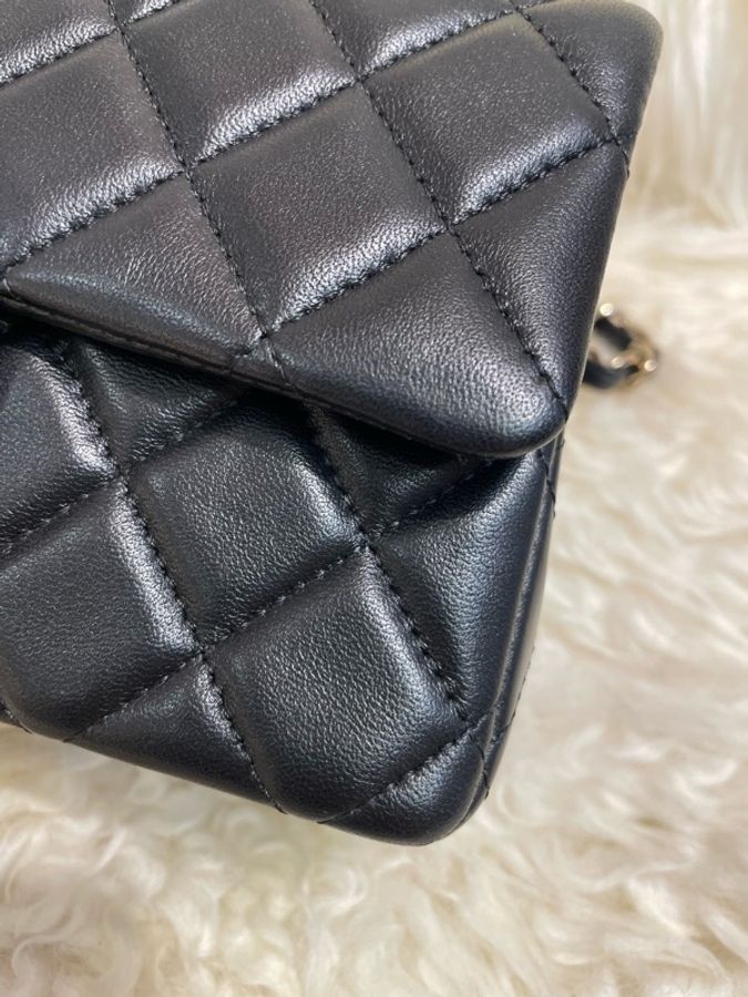 Chanel Classic 20cm 晶片黑色羊皮-3