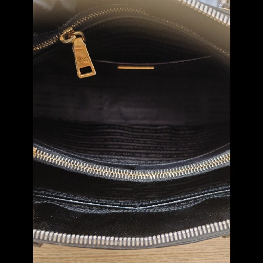 Prada 貝殼袋黑色-13