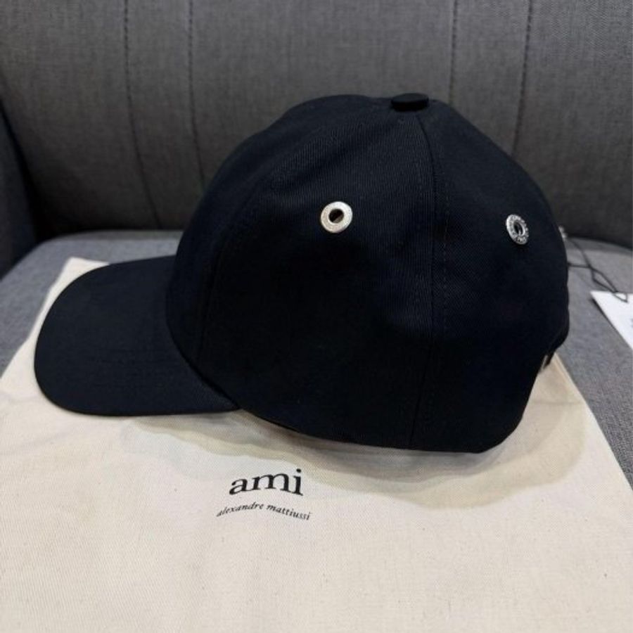 💎Han's house精品服飾💎AMI PARIS 愛心 刺繡 帽子 葡萄牙製 現貨 原價5900-5