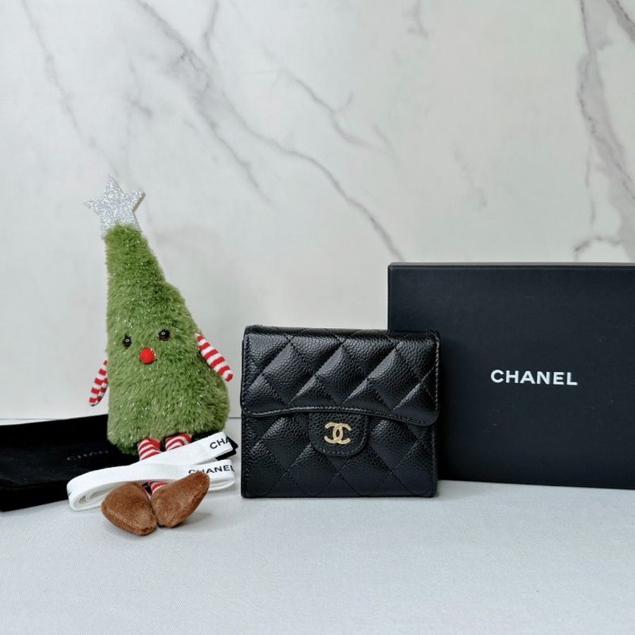 CHANEL 黑金荔枝牛三折短夾-0